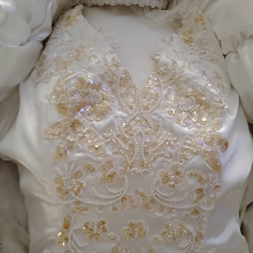Majestic White and Gold Wedding Dress
